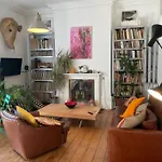 Artistic Spacious Flat In Central Brixton