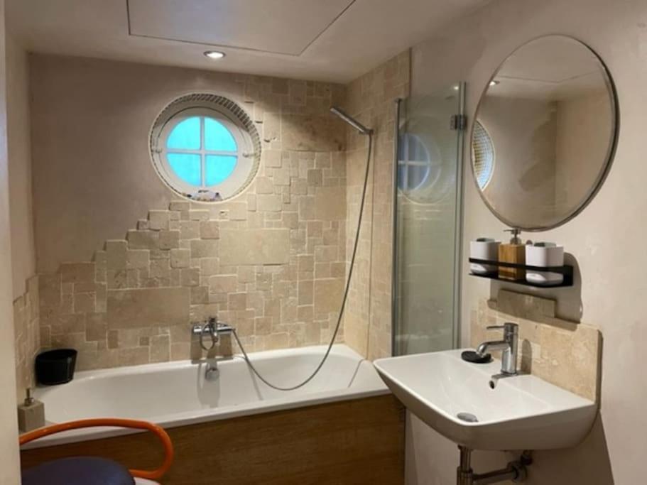 Artistic Spacious Flat In Brixton Apartment *